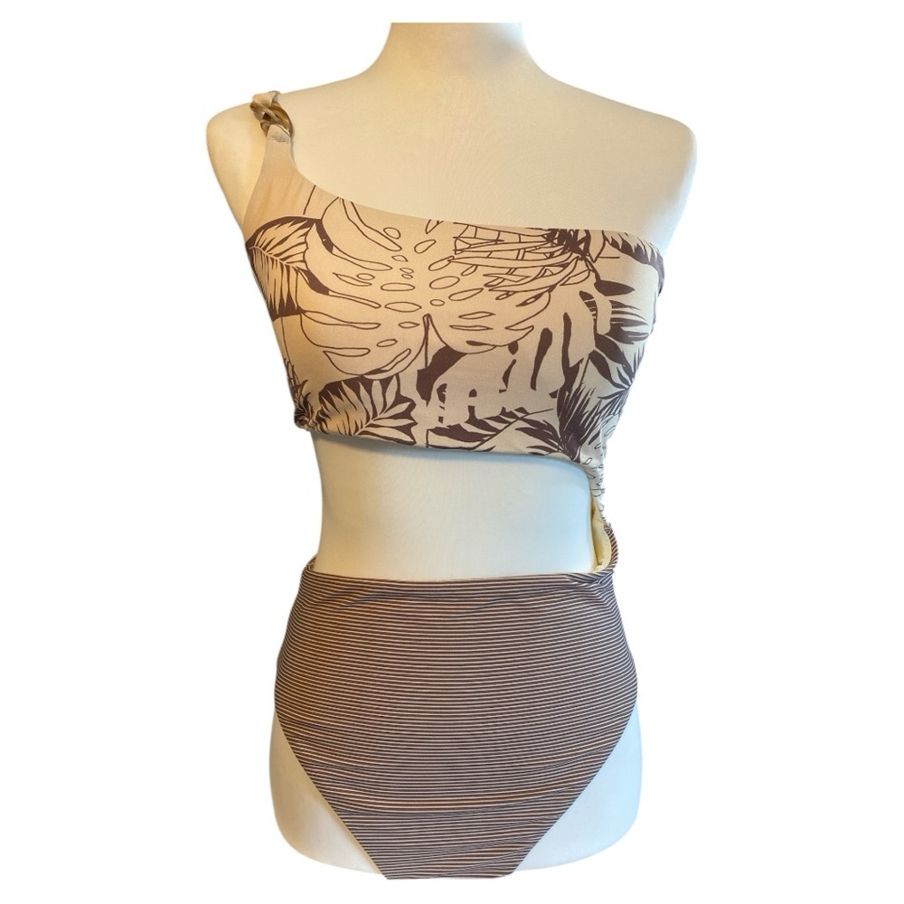 WET Swim Arya One Shoulder Swimsuit Size L Neutral Tropical Cutout Design‎ NWT